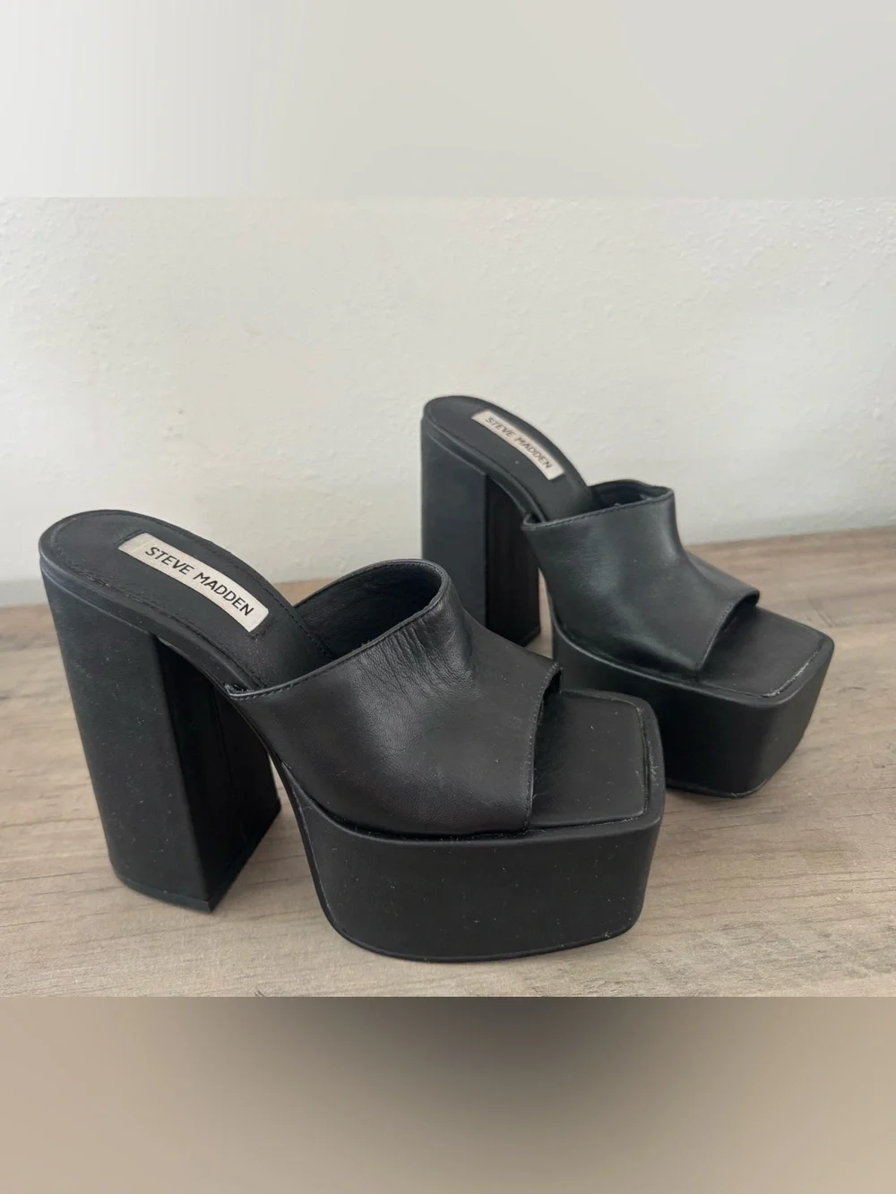 Steve Madden Trixie Black Leather Platforms